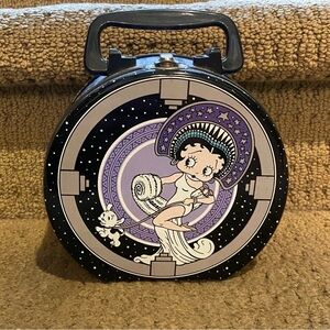 Vintage VANDOR Betty Boop 1998 Art Deco Collectible Tin Lunch Box